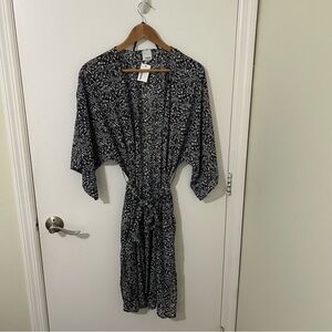 NWT Sonoma Black and White Floral Patterned Kimono Beach Coverup Robe | One Size